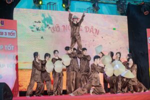 20.11.2023. Sinh viên VKU tỏa sáng trên sân khấu Dance và ca múa nhạc chào mừng 20 (3)